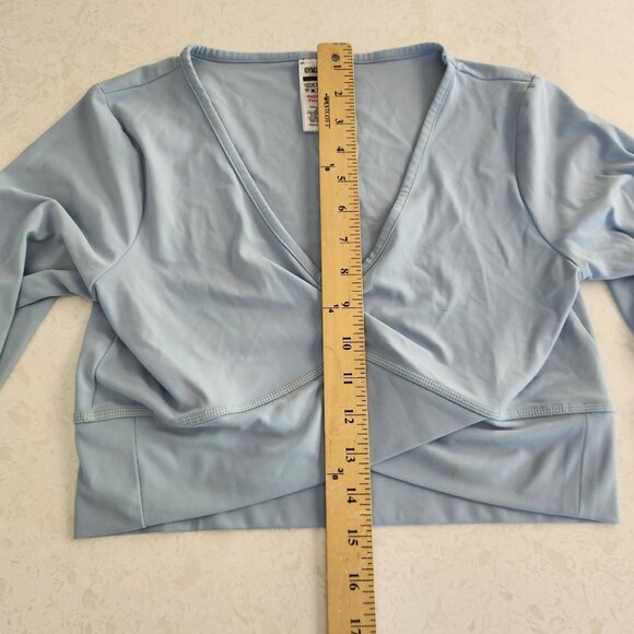 GYMSHARK Long Sleeve Crossover Crop Top Light Blue Workout Womens‎ Small EUC - Picture 11 of 11